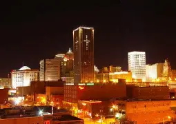 火博在线入口 -关于俄克拉荷马雷霆内部会议纪要流出：赛后复出首秀，社区盾使命明确，临场指挥获称赞的信息