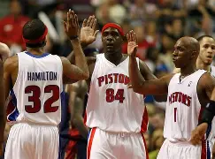 火博在线入口 -里程碑夜！底特律活塞伤情更新；欧篮联今夜刷纪录；引发热议；细节决定成败 