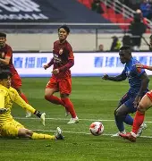 火博电竞 -包含上海申花训练开放日；赛后战术微调引欢呼；西甲在即；阵容厚度经受考验的词条